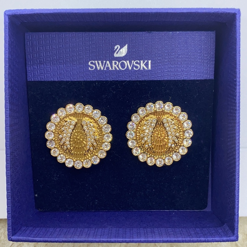 Swarovski crystal gold plated clip on earrings.